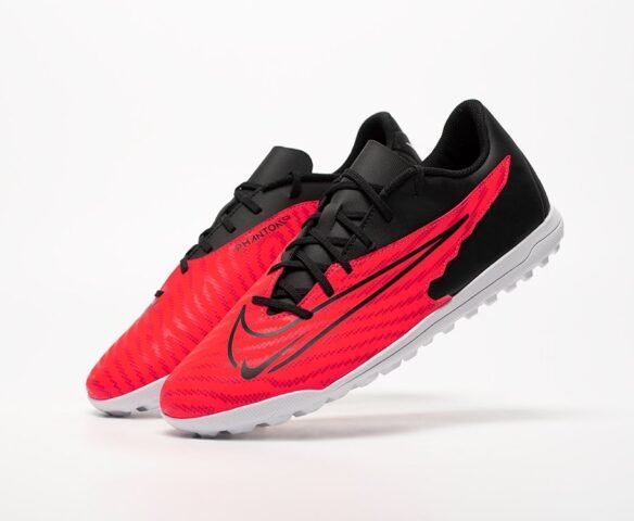 Футбольная обувь Nike Phantom GX Club TF красные