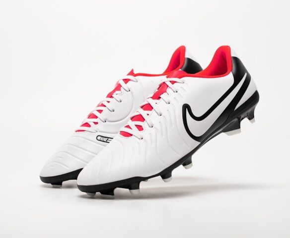 Футбольная обувь Nike Tiempo Legend X Club FG белые