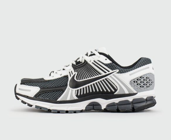 Nike Zoom Vomero 5 Black White